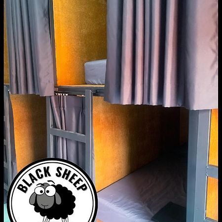 The Black Sheep Hostel หาดริ้น ภายนอก รูปภาพ